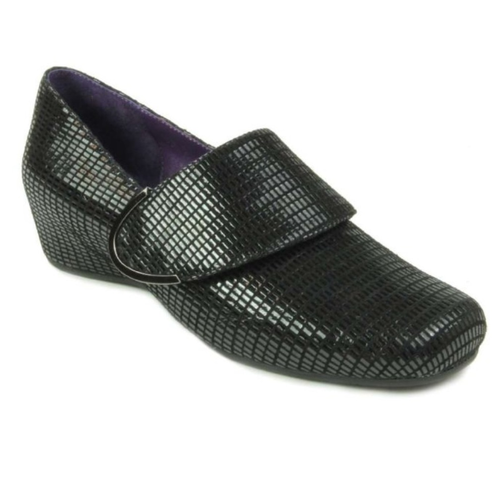 Vaneli Meder shoes, 7.5 - Picture 1 of 10